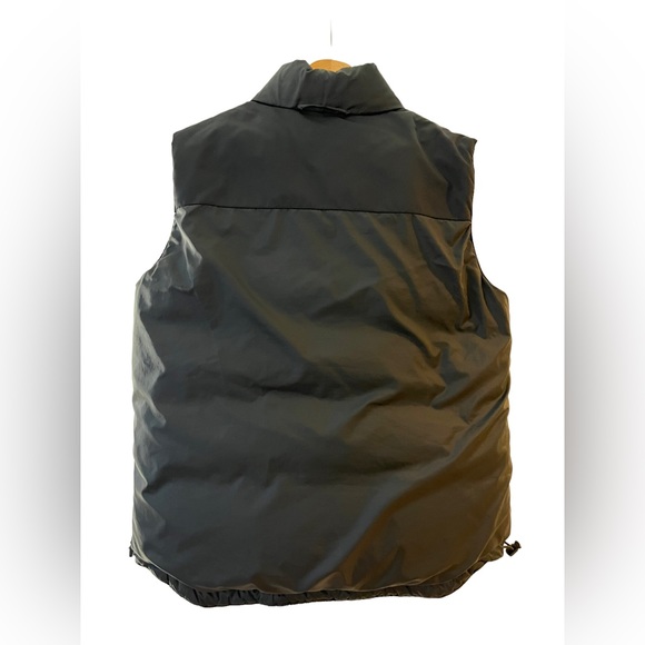 BNWOT Burberry Reversible Down Puffer Vest - Picture 6 of 6